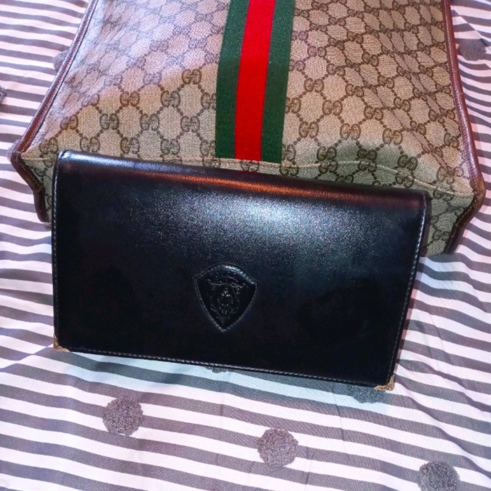 Awesome Gucci Clutch bag